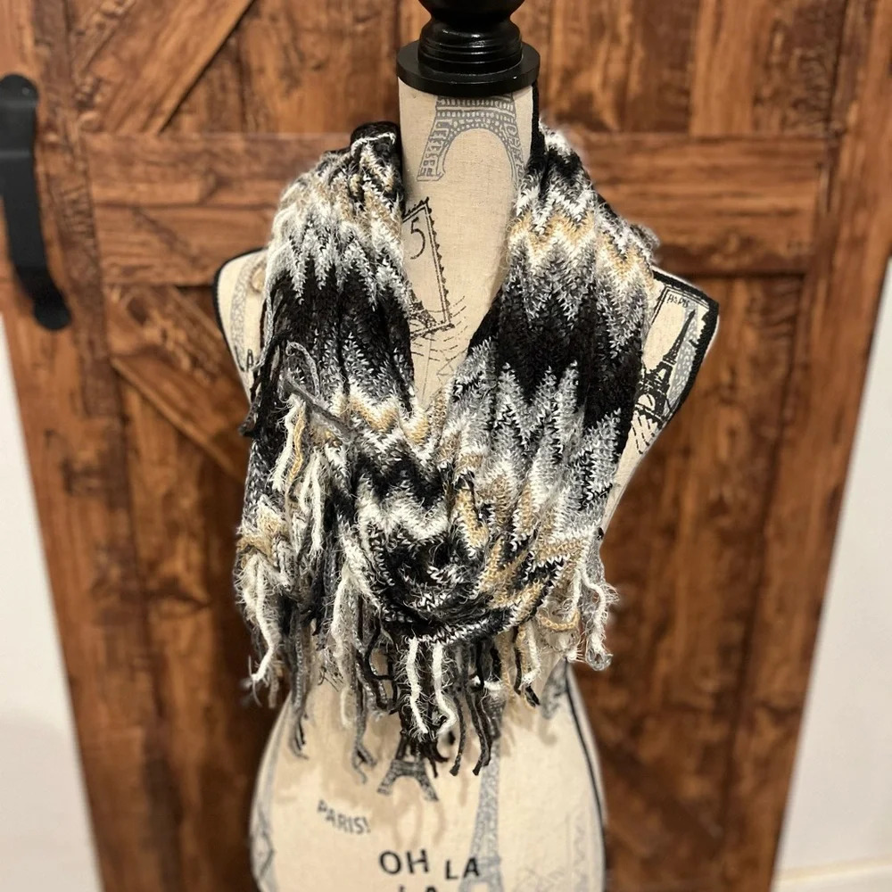 Steve Madden NWT cowl neck striped infinity scarf‎ women’s one size warm